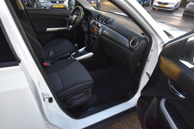 Suzuki VITARA 1.6 Exclusive Allgrip 4X4 , TREKHAAK , A UITRIJ CAM , CLIMATR , CR CONTR , NAVI VIA APP ,