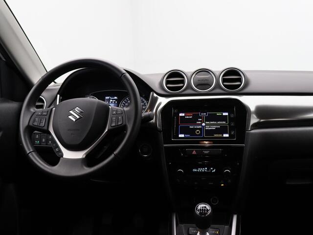 Suzuki VITARA 1.4 Boosterjet Style Smart Hybrid | Navigatie | Parkeersensoren voor en achter | Stoelverwarming | Trekhaak |