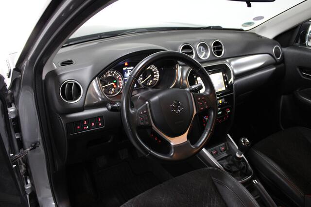 Suzuki VITARA 1.4 Boosterjet Style Smart Hybrid / TREKHAAK AFNEEMBAAR / CAMERA / NAVI / KEYLESS /