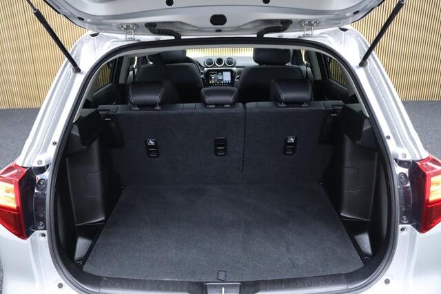 Suzuki VITARA 1.5 Hybrid Automaat Style | Panoramadak | Leder-Alcantara | Camera | Clima | Navigatie | Parkeerhulp | Adaptive-cruise | Apple Carplay & Android Auto | Keyless | Dodehoekdetectie