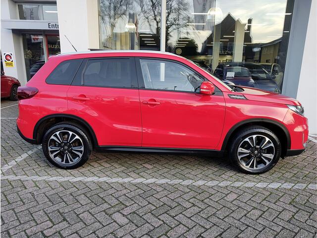 Suzuki VITARA 1.4 BOOSTERJET STYLE SMART HYBRID ALLGRIP Open dak | Trekhaak | 4x4 | Dodehoeksens.
