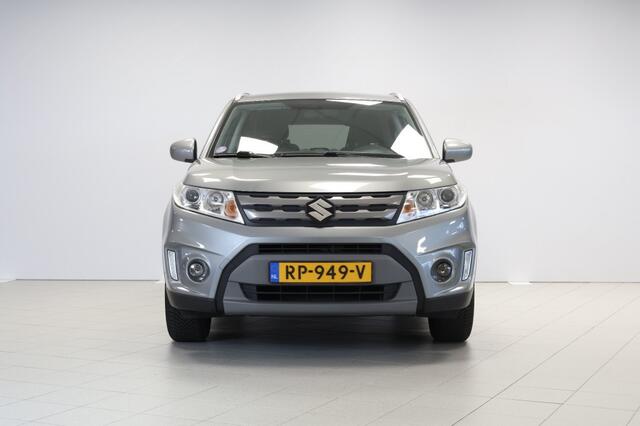 Suzuki VITARA 1.6 Exclusive - Trekhaak - AllSeason banden - Parkeercamera