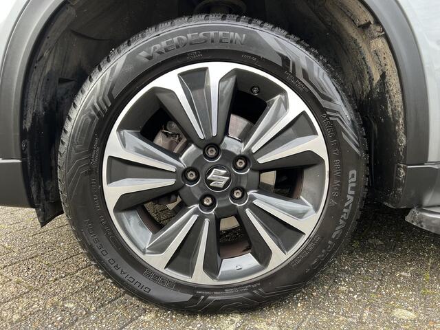 Suzuki VITARA 1.4 Boosterjet Style Smart Hybrid | All Season Banden | Trekhaak | Luxe uitvoering | Elek. Schuif/Kantel Dak | Apple Carplay & Android Auto