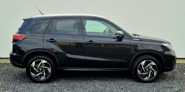 Suzuki VITARA 1.4 Boosterjet Smart Hybrid Style MY 2026 - 17" Wielen - Camera achter - Verwarmbare voorstoelen - Privacy Glass - Apple carplay Android auto - kunstlederen/suede bekleding - Dodehoek Detectie