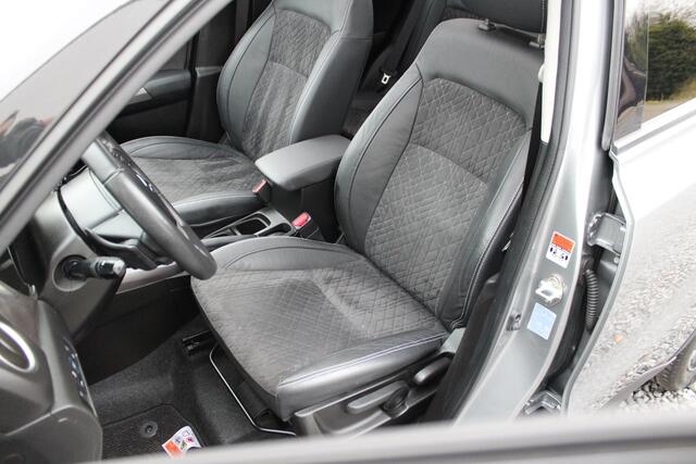 Suzuki VITARA 1.5 Hybrid Style Automaat, Panoramadak, Carplay, Stijl uitvoering!