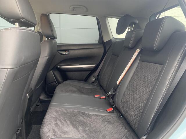 Suzuki VITARA 1.5 Hybrid Style | Verwarmbare voorstoelen | Verwarmbare spiegels | Adaptieve cruise control