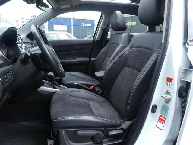 Suzuki VITARA 1.5 Hybrid Style Automaat Panorama dak, Pearl White, Carplay, Android Auto, Navi, Camera, adaptive Cruise
