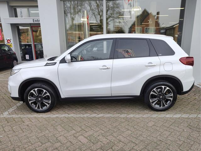 Suzuki VITARA 1.4 BOOSTERJET STYLE SMART HYBRID AUT. Alcantara | Camera | Adaptive Cruise