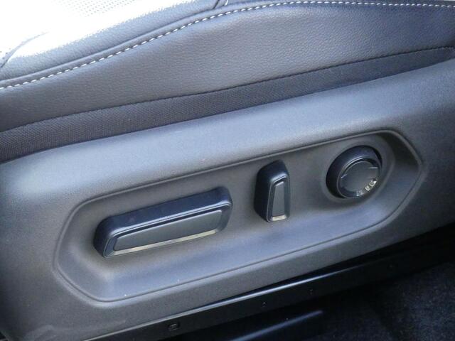 Suzuki VITARA e Style 61 kWh Elektrische bestuurdersstoel, Panoramadak, Half lederen bekl. 360 graden camera, Stuur verwarming