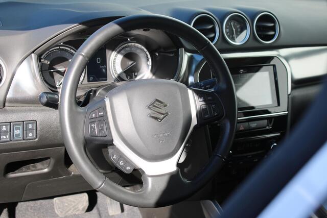 Suzuki VITARA 1.5 Hybrid Style Automaat, All-seasons, Panoramadak, Stijl Uitvoering!
