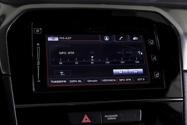 Suzuki VITARA 1.4 Boosterjet Stijl 140 PK - Automaat Org. NL | S/K-Panodak | Adapt. Cruise | Stoelverw. | PDC | Camera | NAV + App. Connect | ECC | LM 17" |