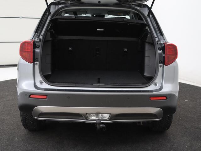 Suzuki VITARA 1.4 Boosterjet Select Smart Hybrid | Stoelverwarming | Trekhaak | Adaptive cruise | Carplay | Camera | Full LED | Navigatie | Climate control | Parkeerhulp