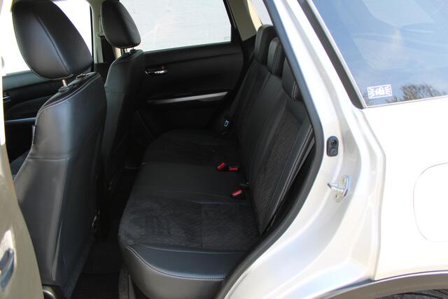 Suzuki VITARA 1.4 Boosterjet Style Smart Hybrid Automaat, Trekhaak, Stijl Uitvoering