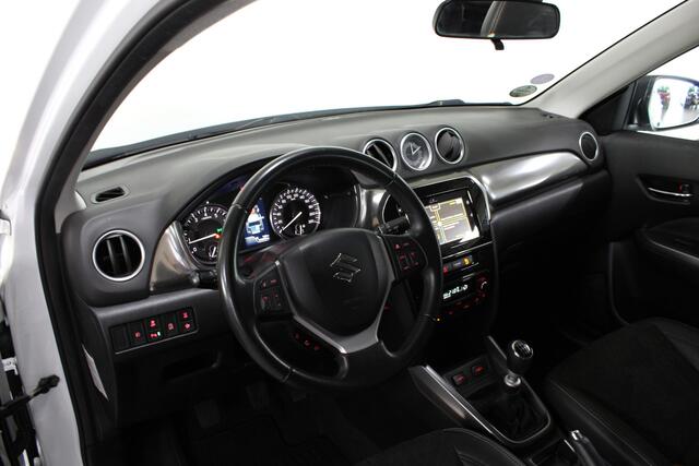 Suzuki VITARA 1.4 Boosterjet Style Smart Hybrid / Camera / Led verlichting / Navigatie / Adaptive cruise control /