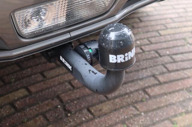 Suzuki VITARA 1.4 BoosterJet Style Rhino Edition Trekhaak | Treeplanken