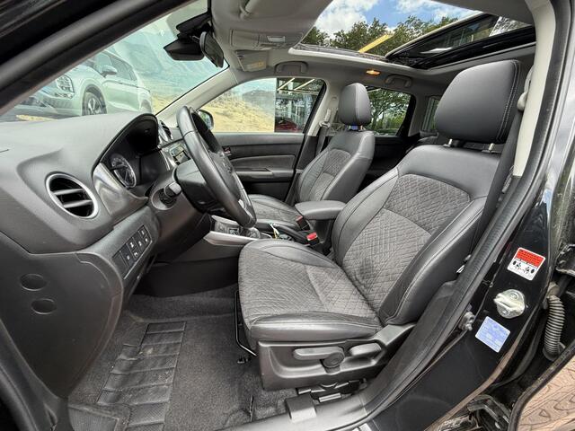 Suzuki VITARA 1.4 Boosterjet Style Smart Hybrid 129PK | Panoramadak | Half-leder | Navigatie | Climate Control | Adaptieve Cruise Control | Afn. Trekhaak