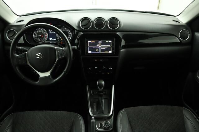 Suzuki VITARA 1.5 Hybrid Style AllGrip | 4 Wheel Drive | Panoramadak | Keyless | Apple Carplay | Privacy Glass | Navigatie |