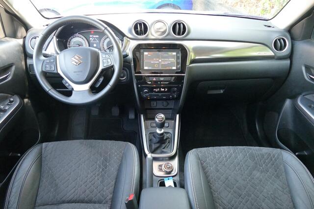 Suzuki VITARA 1.4 Boosterjet Style Smart Hybrid AllGripp | TREKHAAK 1500 KG TREKGEWICHT| RIJKLAARPRIJS | 4x4 | SCHUIFKANTELDAK