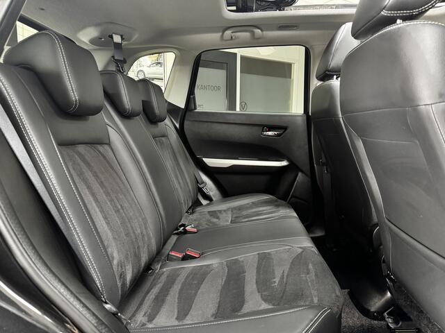 Suzuki VITARA 1.6 High Executive/ Open-Pano Dak!/ Camera/ Stoelverw./ 17''LMV/ LED Koplampen/ Keyless/ Clima/ Navi/ Cruise/ Bluetooth/ Multi.LEDER.Stuur/ Elek.Pakket/ Isofix/ PDC Achter.