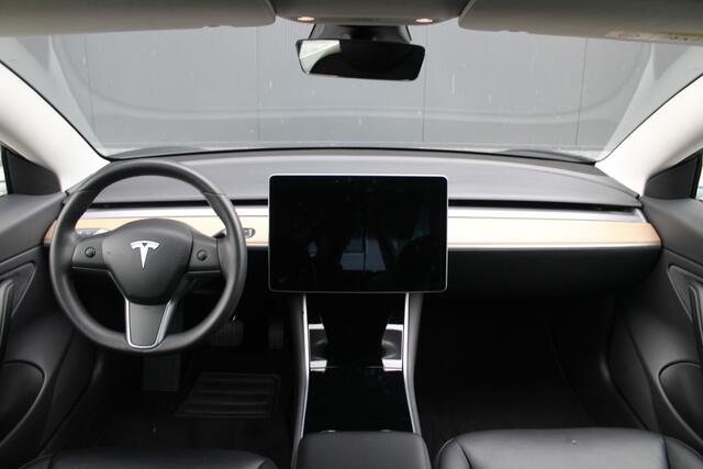 Tesla Model 3 Standard RWD Plus 60 kWh - Autopilot - Camera - LED - Navi - Pano - Leder - Stoelverwarming - Rijklaar