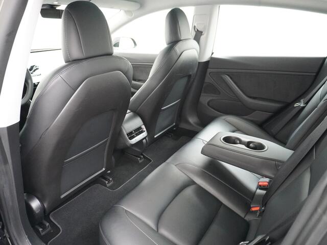 Tesla Model 3 Performance 513pk 20" AutoPilot Pano.dak Adaptive Cruise Camera''s Leer PDC-A+Voor Wifi Ecc Pdc Dual Motor ! Elektr.-A-Klep+Stuur+Verst.Stoel+Geheugen, Easy Entry Stoel+Bank-Verwarmd Keyless carbon spoiler rode remklauwen Long Range accu WiFi Voorbereid.