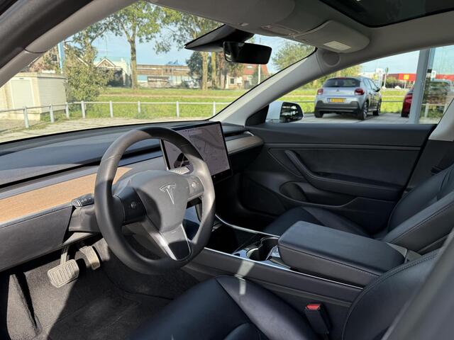 Tesla Model 3 Range Plus | Trekhaak | Autopilot | Panorama | Leder |