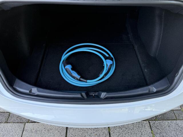 Tesla Model 3 Range Plus RWD | Autopilot | Panorama | Leder |