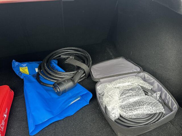 Tesla Model 3 Long Range AWD 78 kWh TREKHAAK | FULL SELFDRIVE | VOLLEDIGE FABRIEKSGARANTIE T/M 12-2027/80.000KM | AANDRIJFLIJN EN ACCU GARANTIE T/M 12-2031