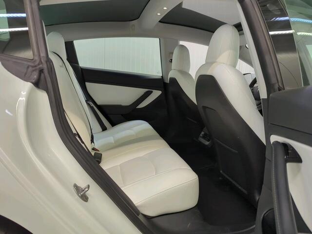 Tesla Model 3 Range Plus RWD | Autopilot | Panorama | Leder