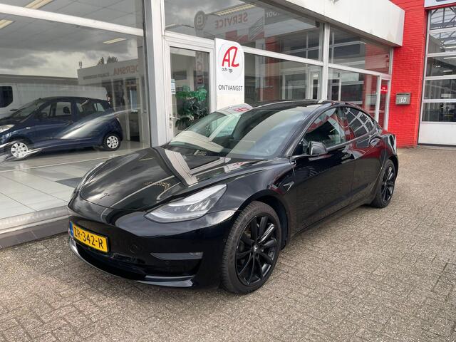 Tesla Model 3 | Long Range dual motor 485 km Actieradius | - 1e eigenaar | NAP | 4-WDRIVE -APK TOT 7 AUG 2027 | | 1e eigenaar | Navigatie | Panoramadak | Voorzien van trekhaak | Electronic climate control | Navigatiesysteem full map |