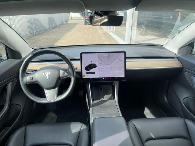 Tesla Model 3 | Long Range dual motor 485 km Actieradius | - 1e eigenaar | NAP | 4-WDRIVE -APK TOT 7 AUG 2027 | | 1e eigenaar | Navigatie | Panoramadak | Voorzien van trekhaak | Electronic climate control | Navigatiesysteem full map |
