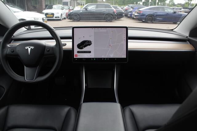 Tesla Model 3 Long Range AWD 75 kWh / NIEUWE BATTERIJ / SOH 88,4% / Trekhaak / Autopilot / Panoramadak / Camera / Leder / 19'' / Leder / Premium Audio /
