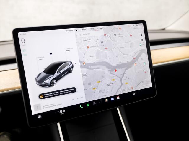 Tesla Model 3 Standard RWD Plus 60 kWh 238Pk Automaat (PANORAMADAK, AUTOPILOT, NAVIGATIE, SFEERVERLICHTING, LEDER, MEMORY SEATS, STOELVERWARMING, CAMERA, KEYLESS, NIEUWSTAAT)