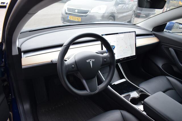 Tesla Model 3 Standard RWD Plus 60 kWh | AutoPilot | 19" LM Velgen | Pano