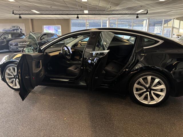 Tesla Model 3 Long Range AWD 75 kWh / 620 km WLTP / Panoramadak / Autopilot / 19 inch / Leer / 351 Pk - Incl BTW -