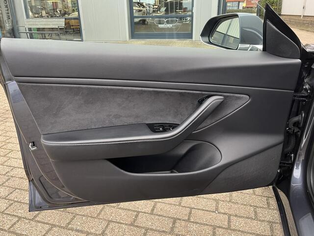 Tesla Model 3 Performance AWD 75 kWh | NL Auto/2e Eig./Leder/Navi/20"/Pano.Dak/Camera/Basic Autopilot