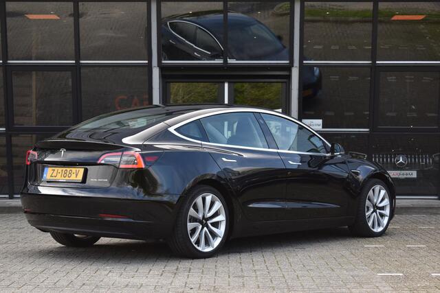 Tesla Model 3 Long Range AWD 75 kWh Tesla Model 3 Long Range Autopilot Pano 19"inch AWD