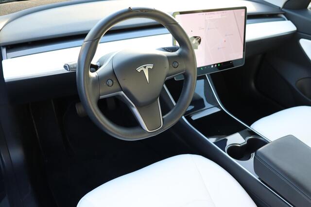Tesla Model 3 Long Range AWD 75 kWh 87,2% SOH, BTW Auto, Wit lederen interieur, Trekhaak, BTW Auto