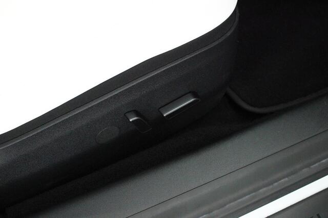 Tesla Model 3 Long Range AWD 351pk 75 kWh 94% SOH Wit interieur 20" velgen Privacy-Glass Carbon Achterspoiler