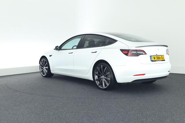 Tesla Model 3 Long Range AWD 351pk 75 kWh 94% SOH Wit interieur 20" velgen Privacy-Glass Carbon Achterspoiler
