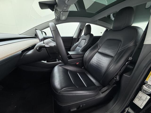 Tesla Model 3 RWD Plus 325PK Lmv 18" AutoPilot Leder Panoramadak Adaptive-Cruise Camera's Elektr.-Stuur+Stoelen+Spiegels+Geheugen+Easy-Entry+Verwarmde stoelen Park assistent Pdc WIFI Lane-Assist Speed-Assist Navi LED ACC DAB Voorverwarmen interieur via App Keyless One-