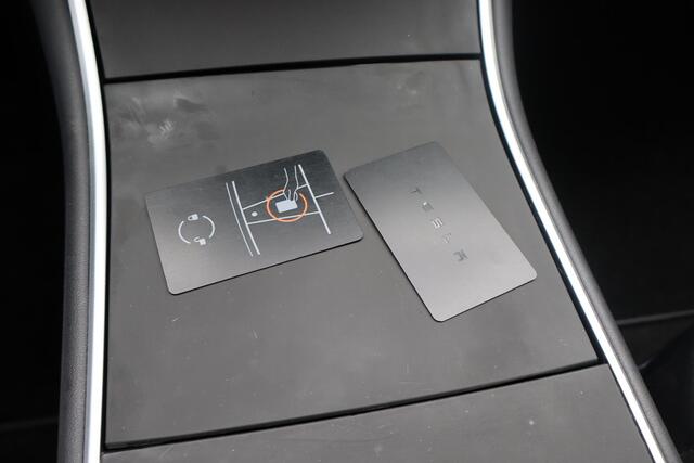 Tesla Model 3 Long Range AWD 75 kWh SOH 87,7%, Autopilot computer 3.0, Cruise control, Stoelverwarming, Trekhaak