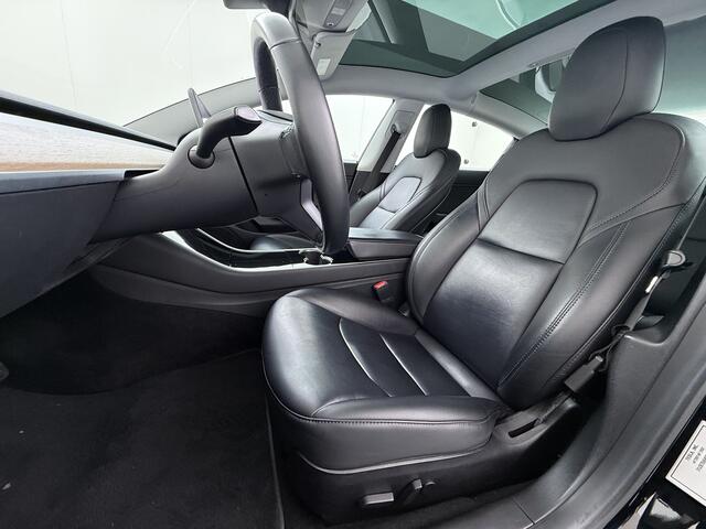 Tesla Model 3 SR+ 60kWh 325PK AutoPilot Leer PanoramaDak Adaptive Cruise Lmv 18" Camera's Elektr.-Stuur+Stoelen+Spiegels+Geheugen+Easy-Entry+Verwarmde stoelen Park assistent Pdc WIFI Ecc Lane-Assist Speed-Assist Soh 81% Ecc Navi Led DAB Voorverwarmen interieur via App 