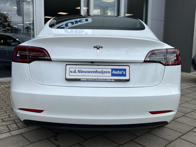 Tesla Model 3 Standard RWD Plus | | Camera | Keyless | Info Jeroen: 0492-588 980
