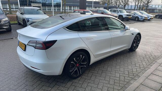 Tesla Model 3 Standard RWD Plus 60 kWh .