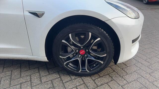 Tesla Model 3 Standard RWD Plus 60 kWh .