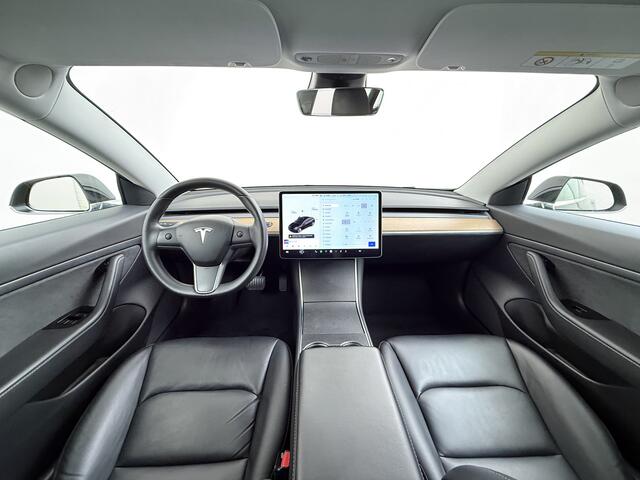 Tesla Model 3 SR+ 325PK Trekhaak Lmv 19" AutoPilot Leer Pano-Dak Adaptive Cruise Camera's Elektr.-Stuur+Stoelen+Spiegels+Geheugen+Easy-Entry+Verwarmde stoelen Park assistent Pdc WIFI Ecc Lane-Assist Speed-Assist SOH 84% Ecc Navi Led DAB Voorverwarmen interieur via App 