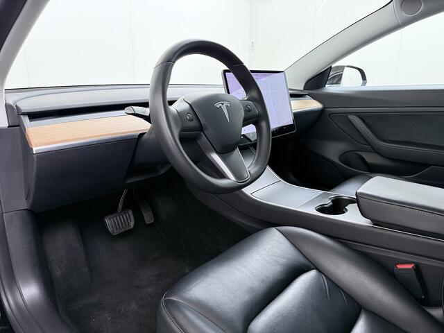 Tesla Model 3 SR+ 325PK Trekhaak Lmv 19" AutoPilot Leer Pano-Dak Adaptive Cruise Camera's Elektr.-Stuur+Stoelen+Spiegels+Geheugen+Easy-Entry+Verwarmde stoelen Park assistent Pdc WIFI Ecc Lane-Assist Speed-Assist SOH 84% Ecc Navi Led DAB Voorverwarmen interieur via App 