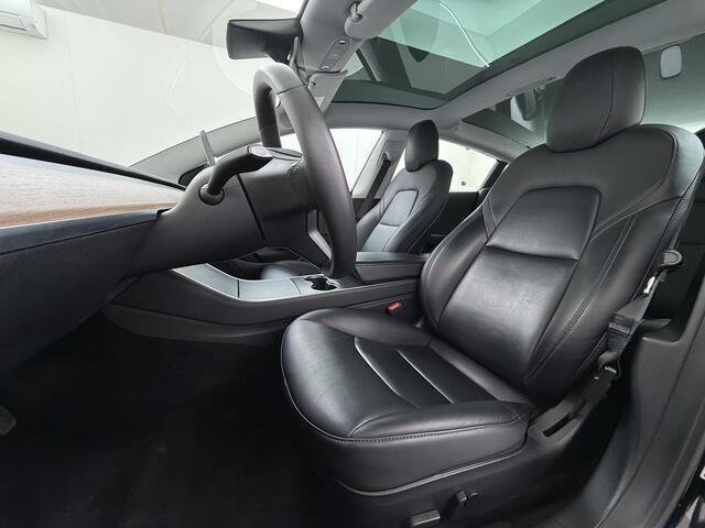 Tesla Model 3 SR+ 325PK Trekhaak Lmv 19" AutoPilot Leer Pano-Dak Adaptive Cruise Camera's Elektr.-Stuur+Stoelen+Spiegels+Geheugen+Easy-Entry+Verwarmde stoelen Park assistent Pdc WIFI Ecc Lane-Assist Speed-Assist SOH 84% Ecc Navi Led DAB Voorverwarmen interieur via App 