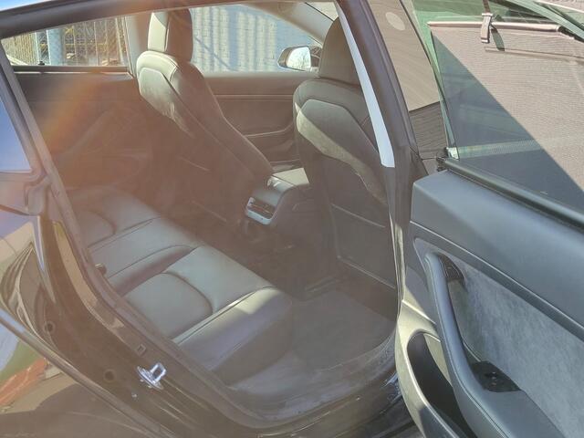 Tesla Model 3 SR+ 325PK AutoPilot Leer Pano-Dak Adaptive Cruise Camera's Elektr.-Stuur+Stoelen+Spiegels+Geheugen+Easy-Entry+Verwarmde stoelen Park assistent Pdc WIFI Ecc Lane-Assist Speed-Assist Ecc Navi Led DAB Voorverwarmen interieur via App Keyless One-Pedal-Drive S